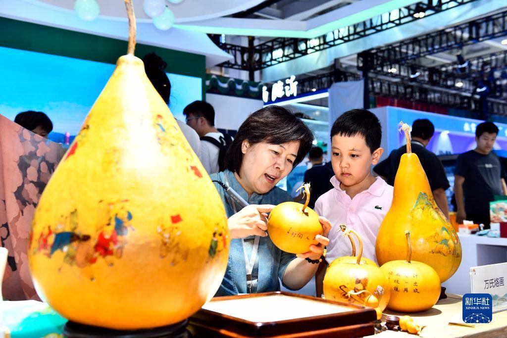 送彩金28满100提现